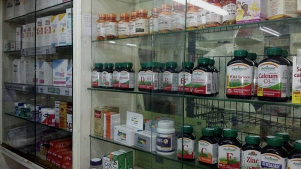 調剤薬局も100万円で買える会社の一つ